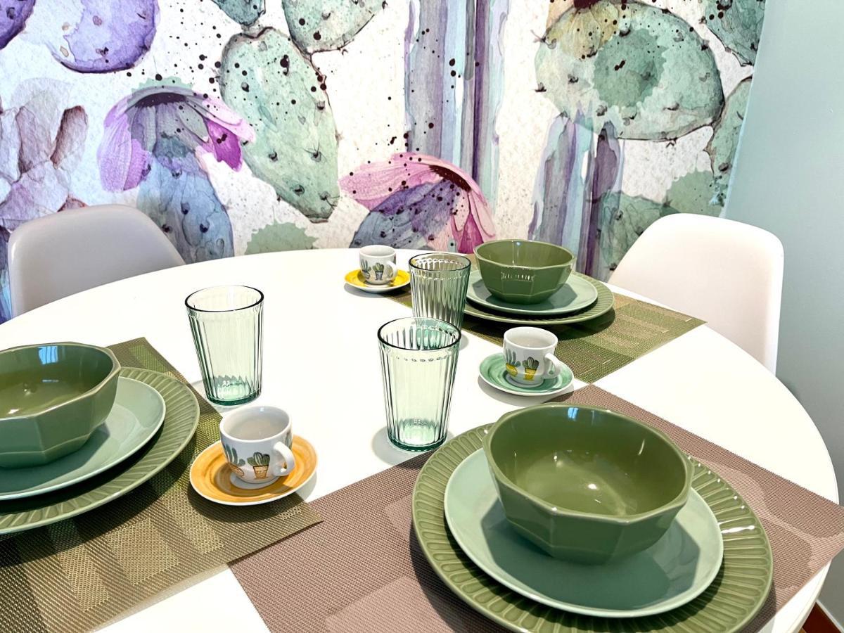 Torres Del Castillo, 108cactus Apartment